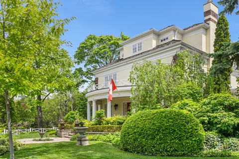 25 Strathgowan Crescent, ON M4N 2Z6