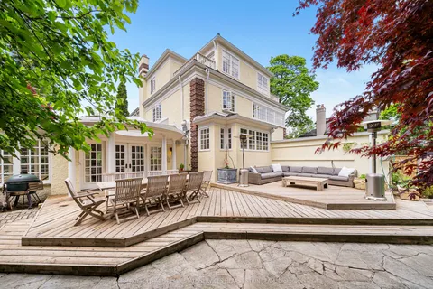 25 Strathgowan Crescent, ON M4N 2Z6