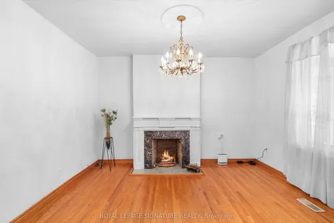 244 Grace Street, ON M6G 3A6