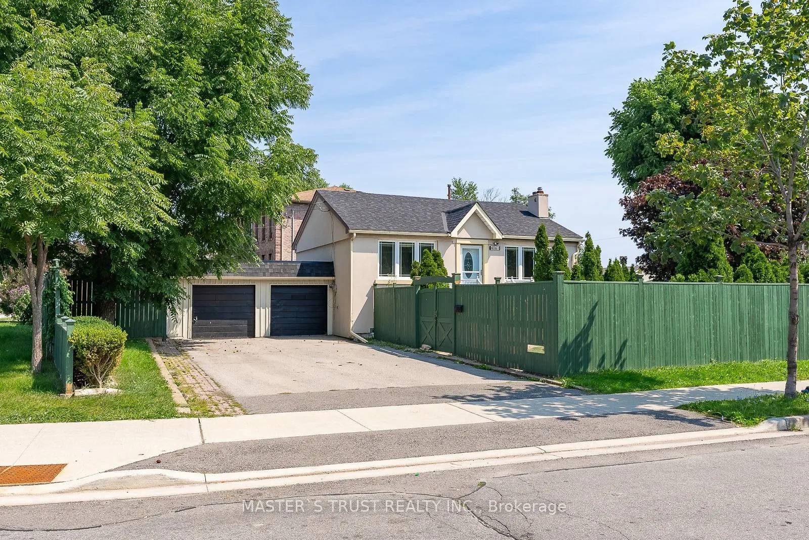 4061 Dufferin Street, ON M3H 5R7