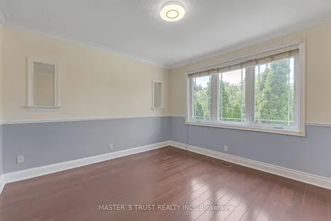 4061 Dufferin Street, ON M3H 5R7