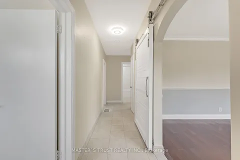 4061 Dufferin Street, ON M3H 5R7