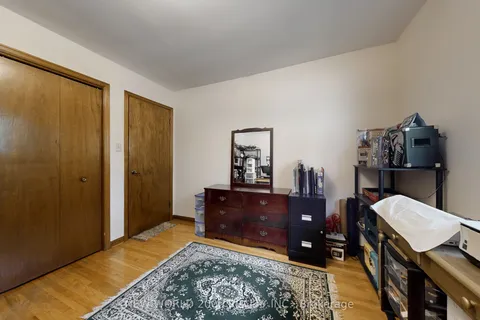 17 Squirewood Road, ON M2J 4T2