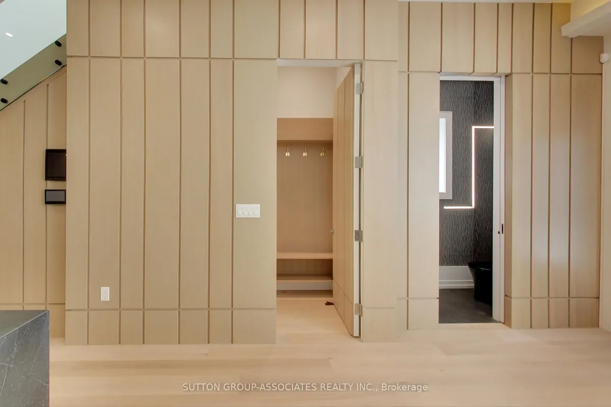 199 Arlington Avenue, ON M6C 2Z4