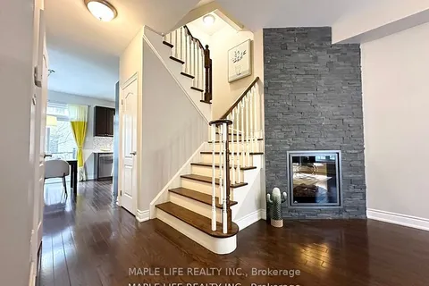 5 Hayes Lane, ON M2N 0E7