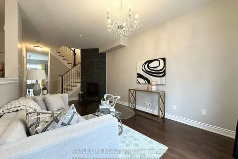 5 Hayes Lane, ON M2N 0E7