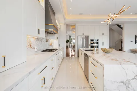 26 Madawaska Avenue, ON M2M 2P9