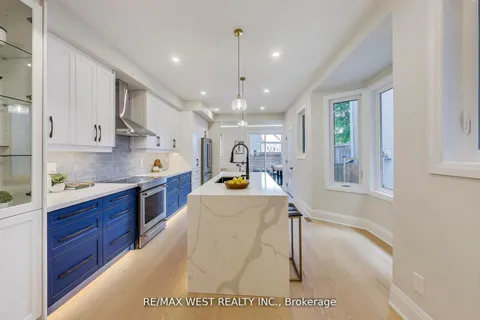 21 Rolyat Street, ON M6J 1S5