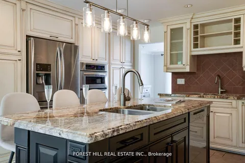 244 Waterloo Avenue, ON M3H 3Z4