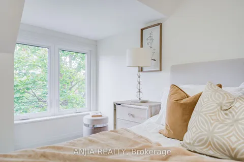 126 Grace Street, ON M6J 2S2