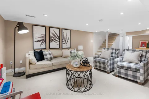 251 Bowood Avenue, ON M4N 1Y7