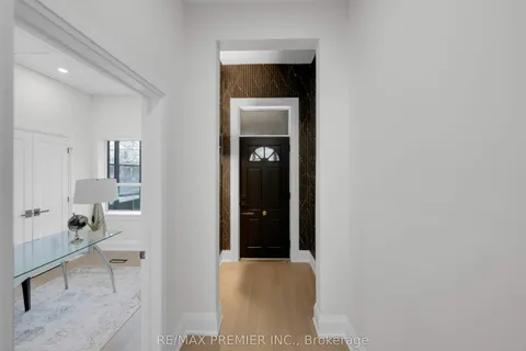 388 Crawford Street, ON M6J 2V9