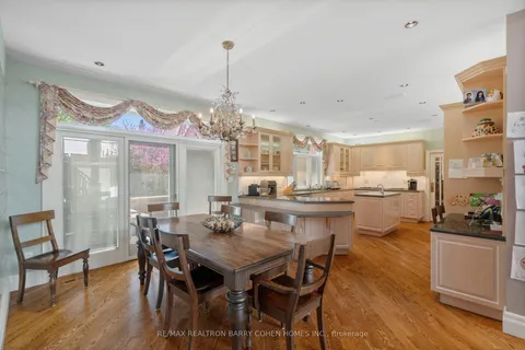 19 Vernham Avenue, ON M2L 2B1