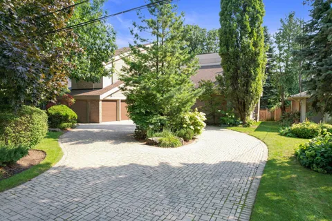 19 Vernham Avenue, ON M2L 2B1