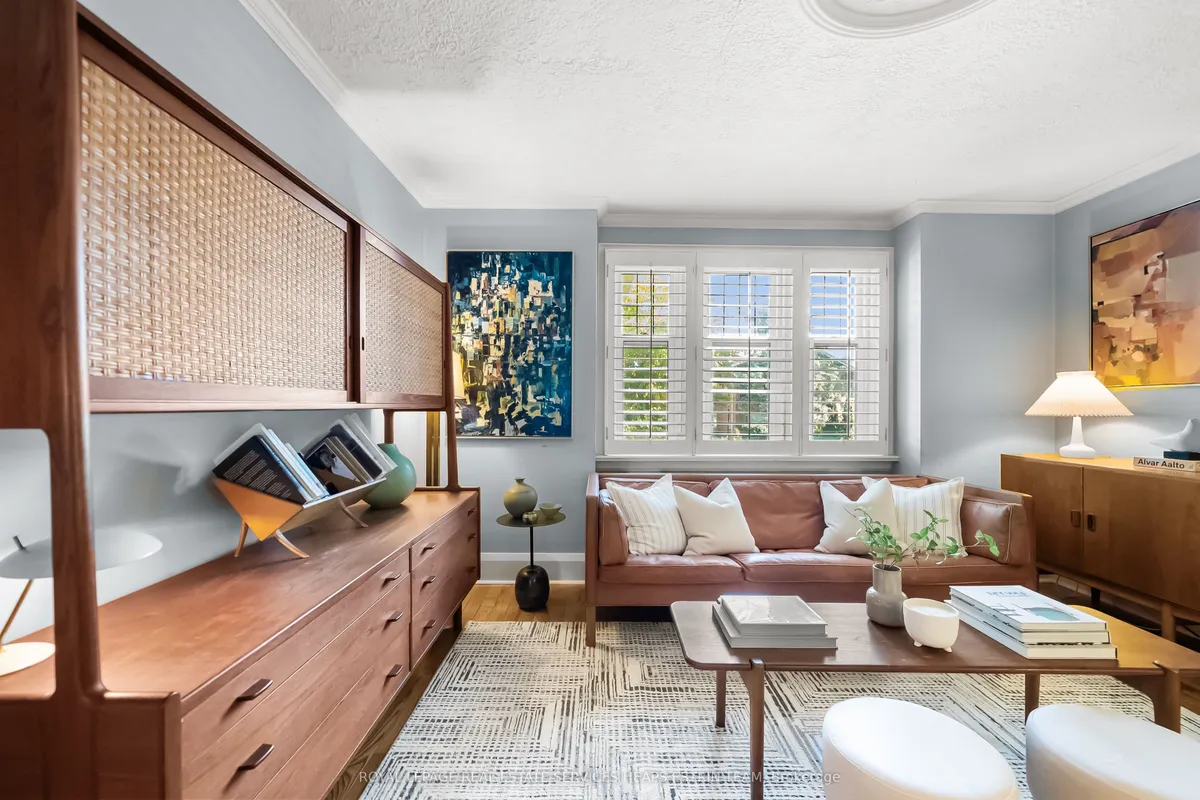 26 MacNaughton Road, ON M4G 3H4