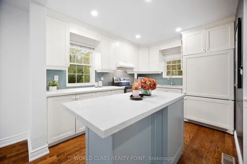 118 Anndale Drive, ON M2N 2X5