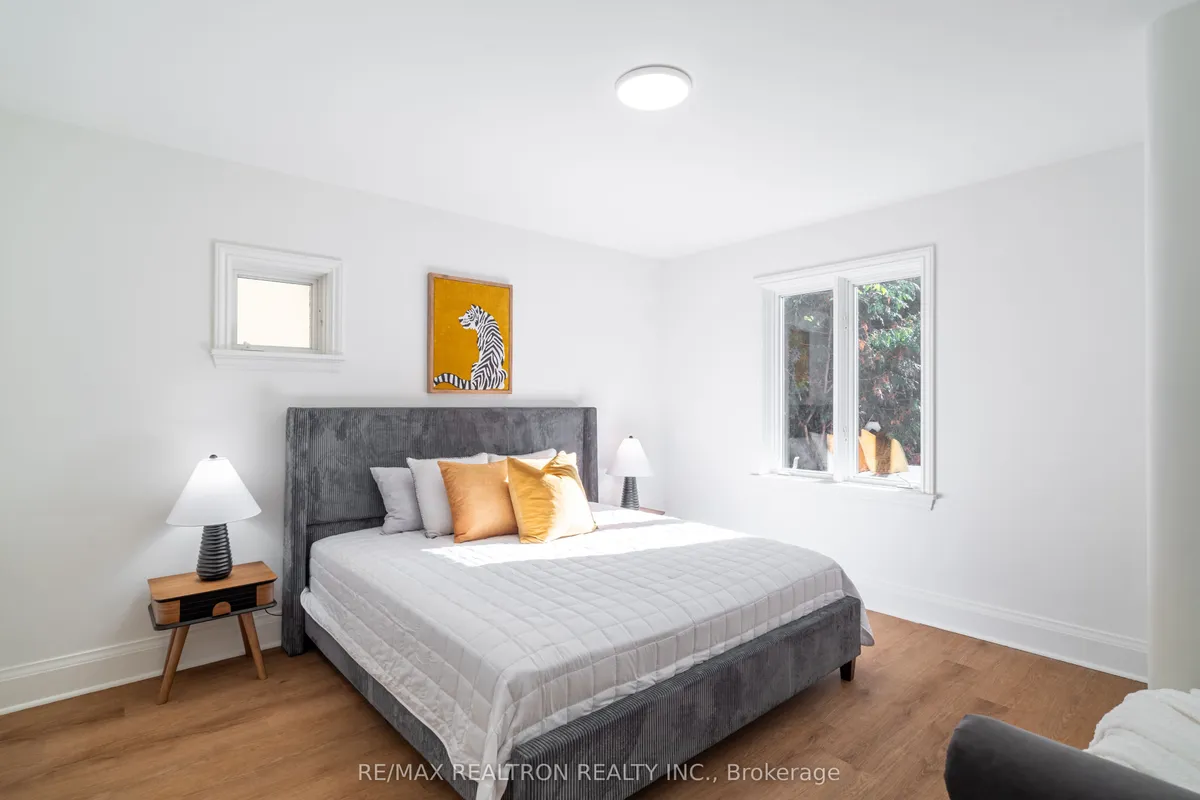 111 Sutherland Drive, ON M4G 1H8