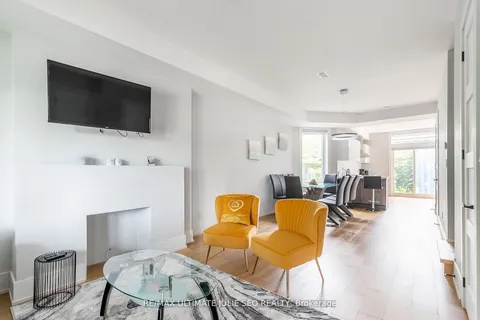 223 Manning Avenue, ON M6J 2K8