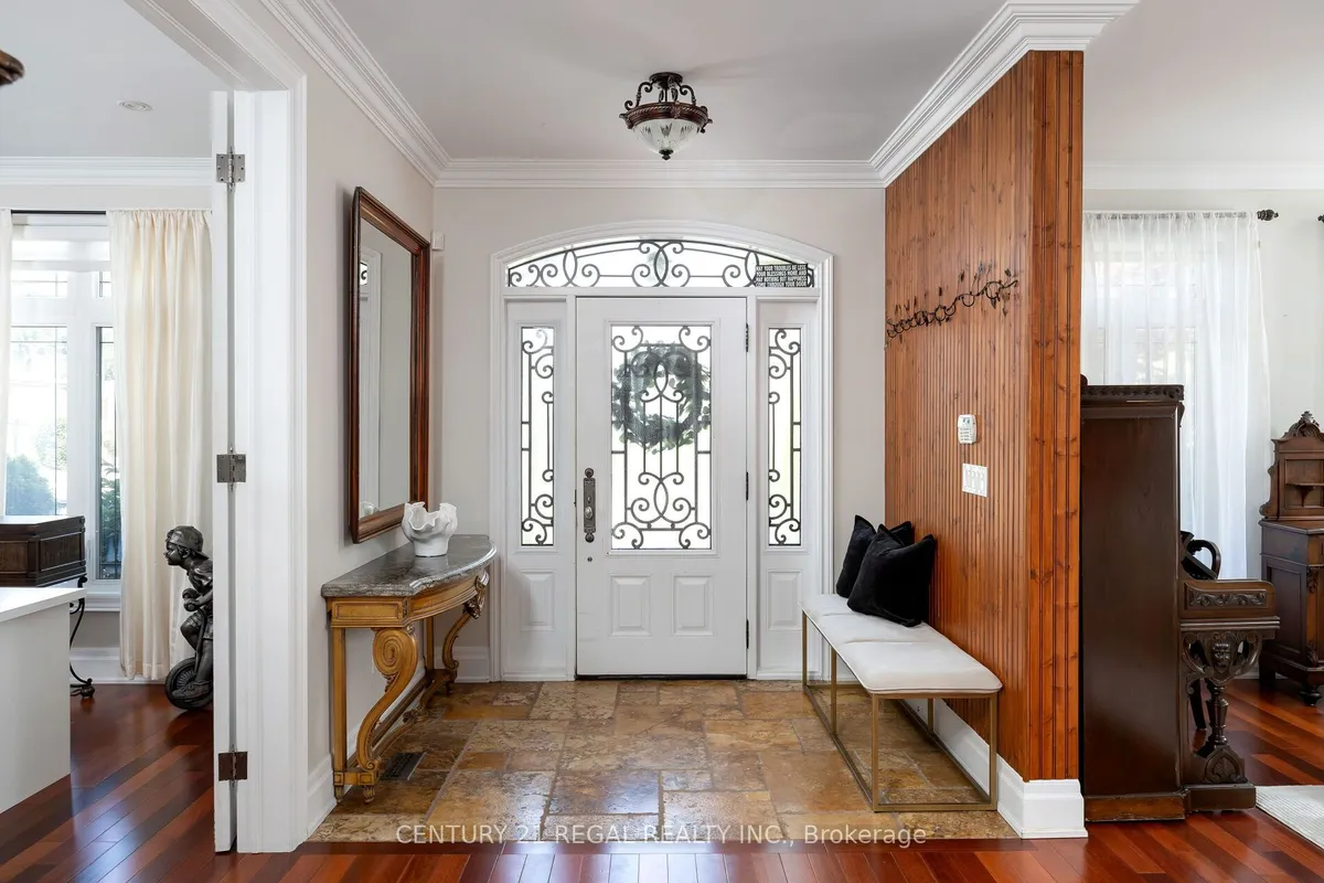 127 Sultana Avenue, ON M6A 1T6