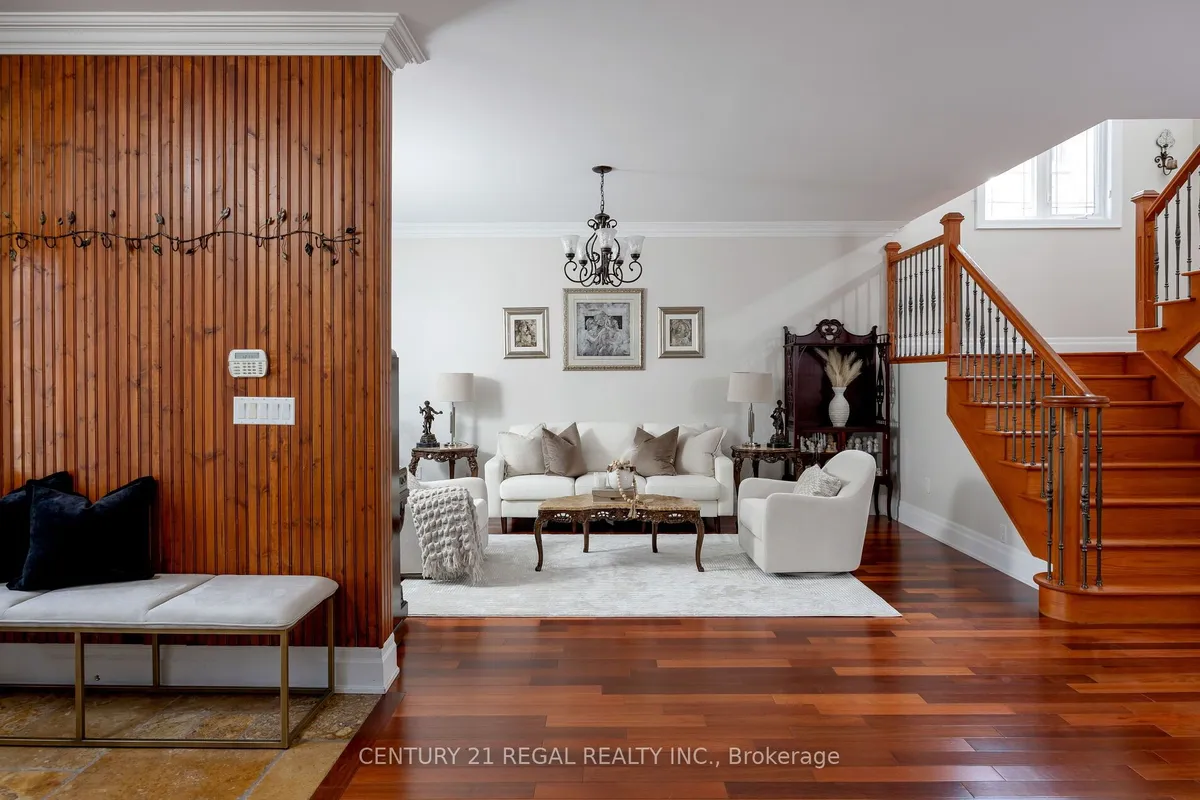 127 Sultana Avenue, ON M6A 1T6