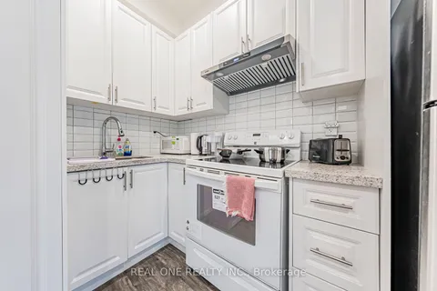 60 Paperbirch Drive, ON M3C 2E7