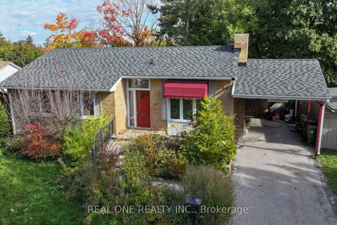 60 Paperbirch Drive, ON M3C 2E7