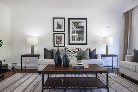 26 ELVASTON Drive, ON M4A 1M9