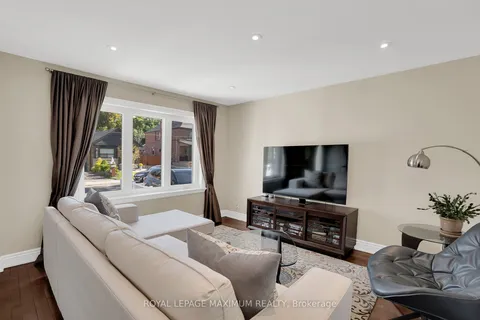 572 Northcliffe Boulevard, ON M6E 3L7