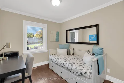 572 Northcliffe Boulevard, ON M6E 3L7