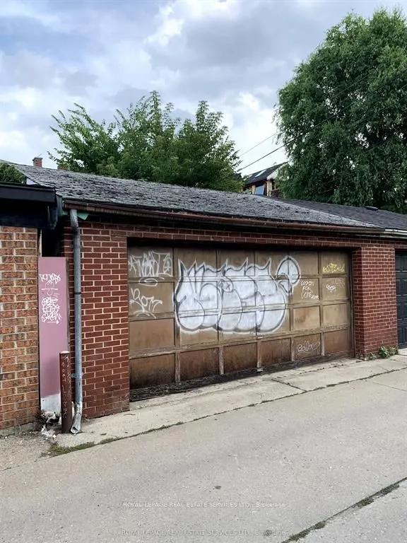 464 Euclid Avenue, ON M6G 2S9