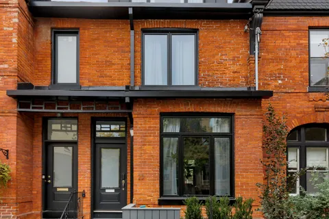 23 Alcorn Avenue, ON M4V 1E5