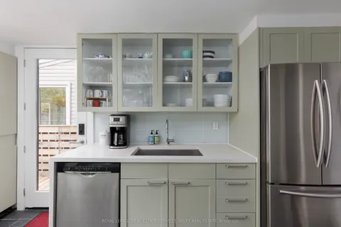 23 Alcorn Avenue, ON M4V 1E5