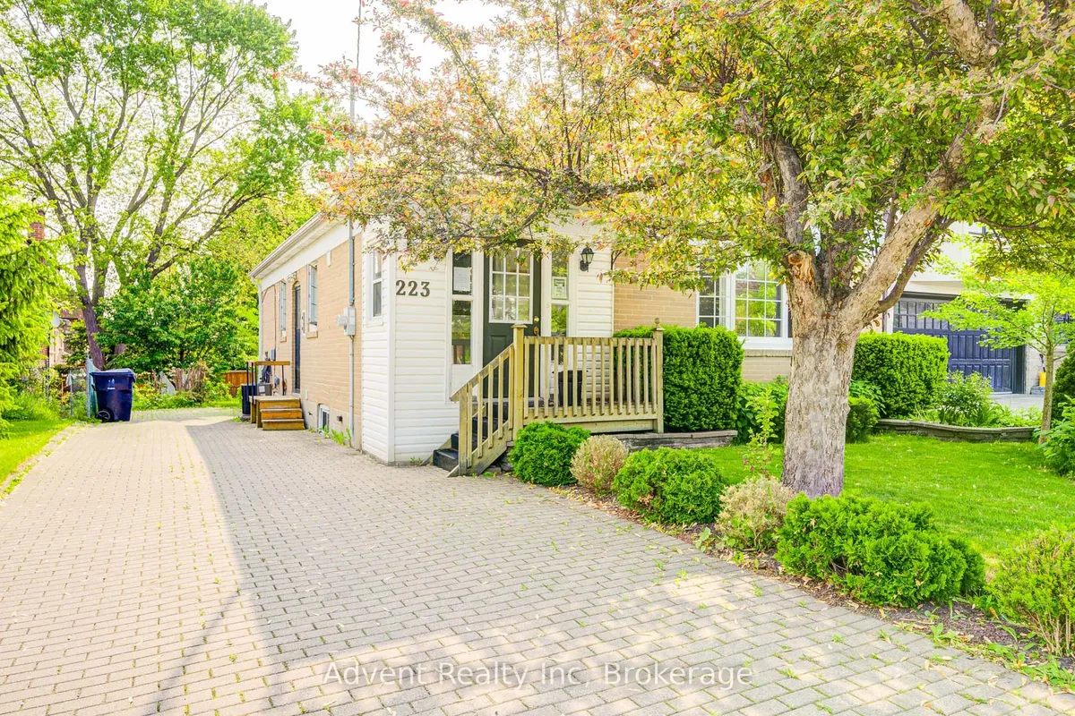 223 Willowdale Avenue, ON M2N 4Z4