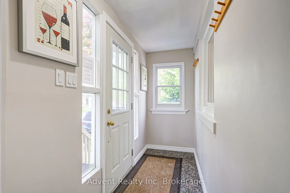 223 Willowdale Avenue, ON M2N 4Z4