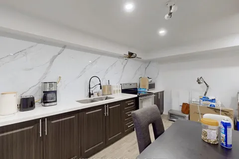 5 Jardin Hill Court, ON M2H 3R8