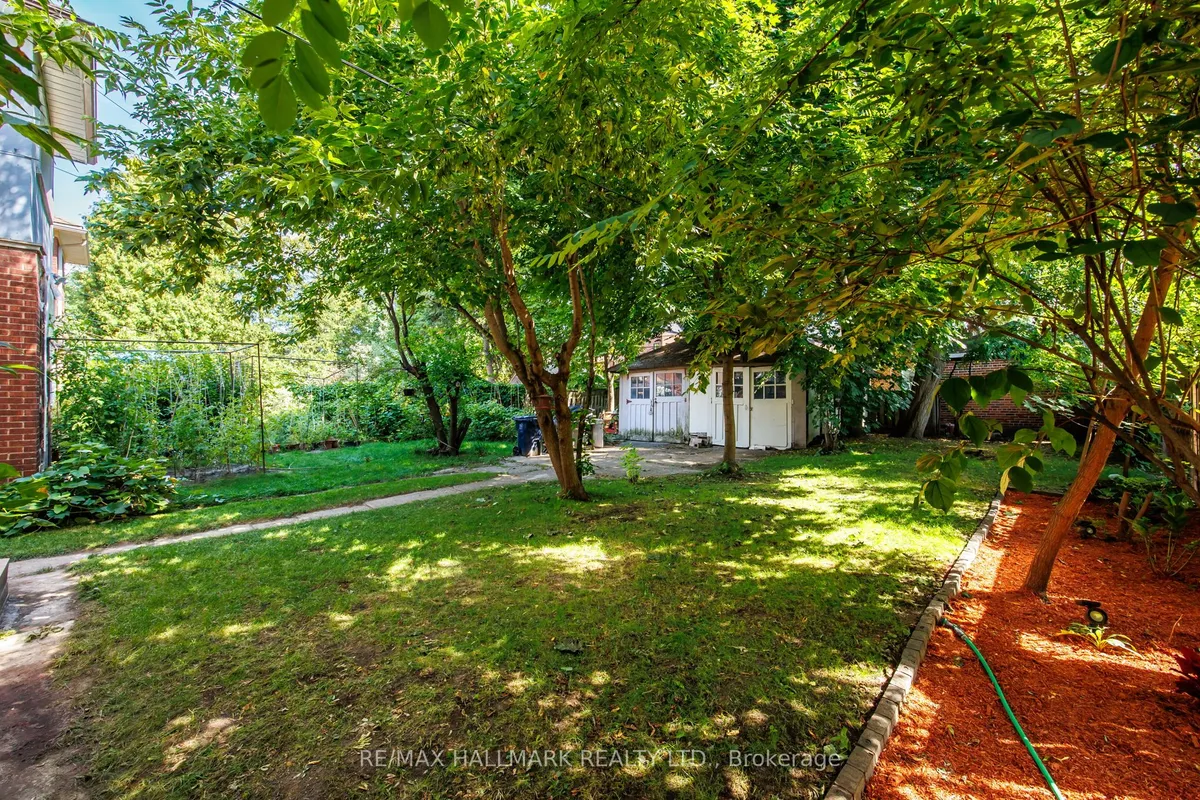 33 Austin Terrace, ON M5R 1Y2