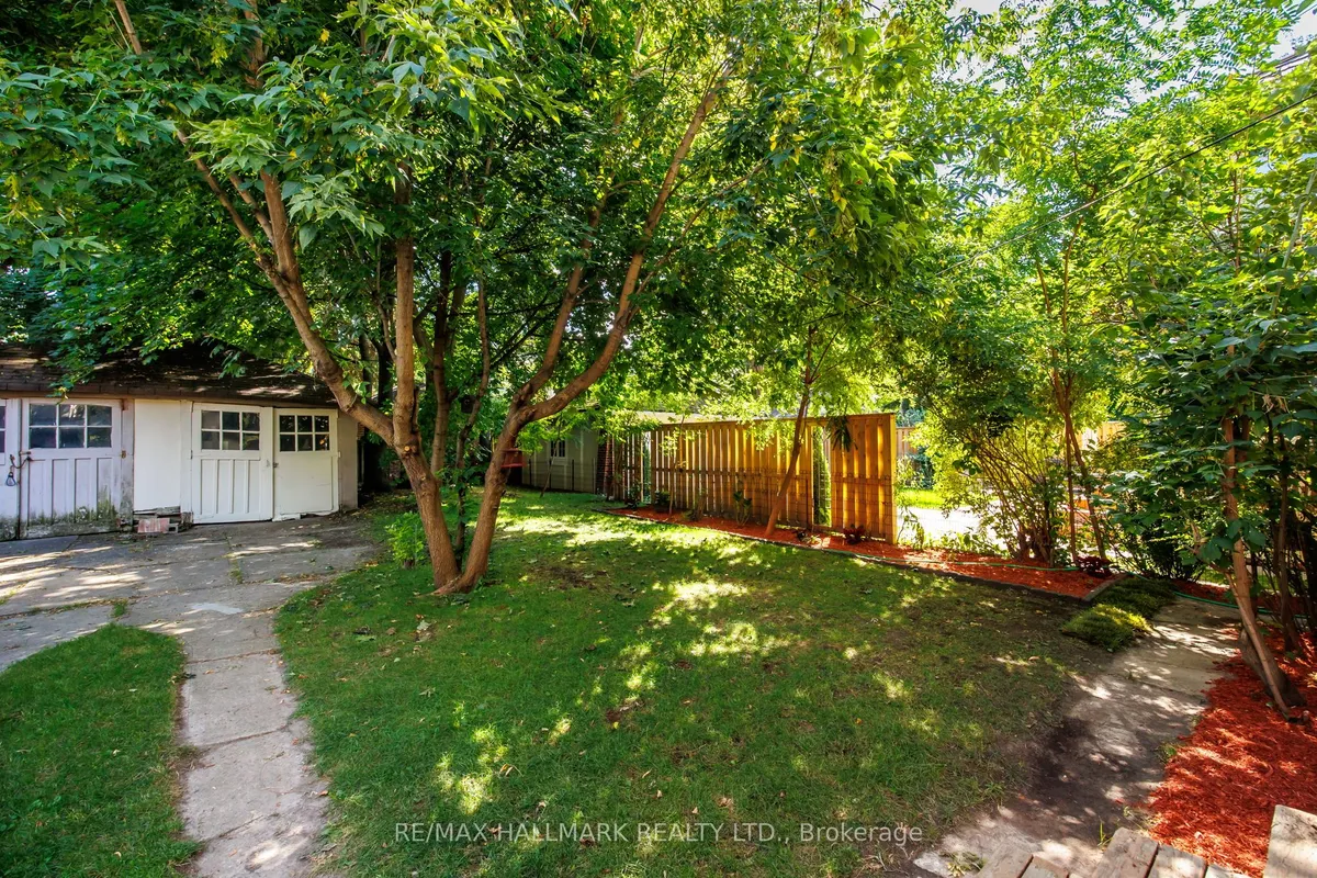 33 Austin Terrace, ON M5R 1Y2