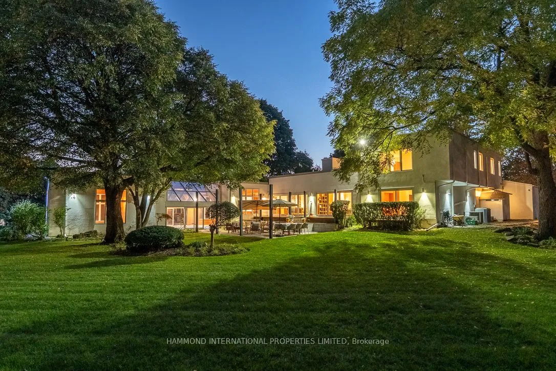 3 Bluejay Place, ON M3B 1V8