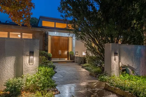 3 Bluejay Place, ON M3B 1V8