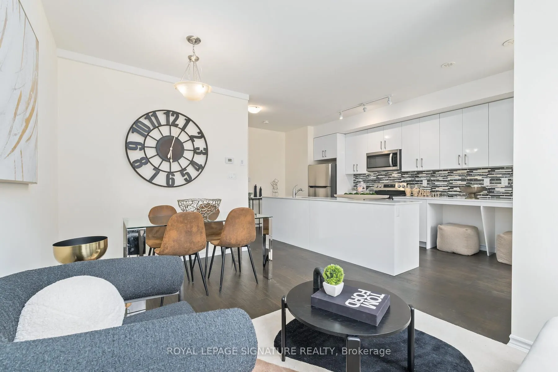 1972R Victoria Park Avenue, ON M1R 1V1