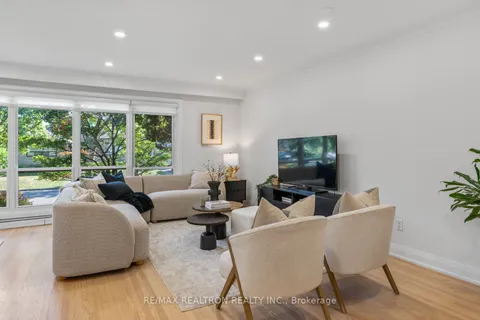 11 Artreeva Drive, ON M3H 4T6