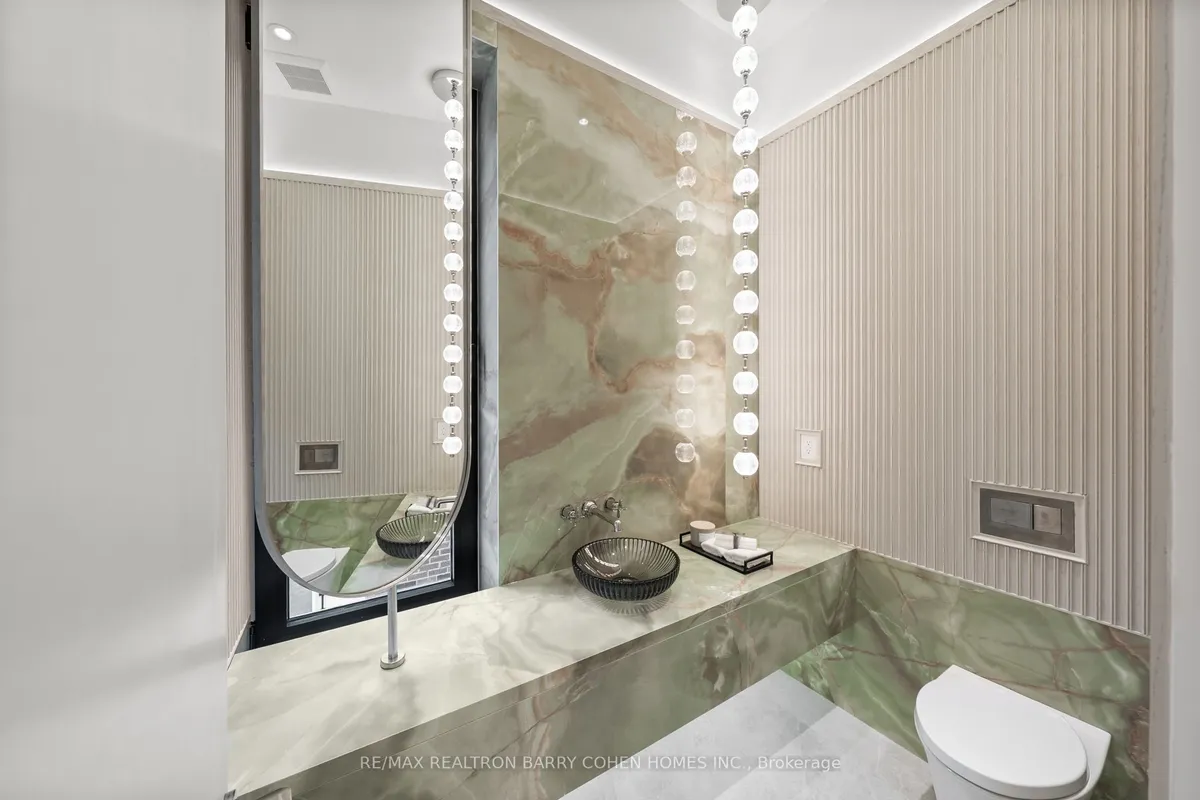 39 Chudleigh Avenue, ON M4R 1T1