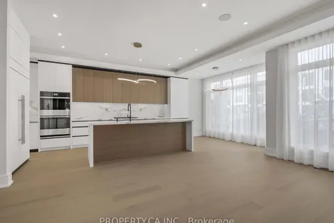 68 Lynnhaven Road, ON M6A 2K9