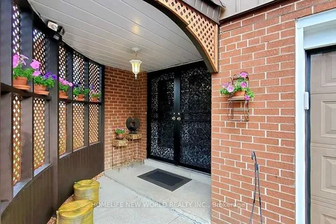 58 Marathon Crescent, ON M2R 2L7