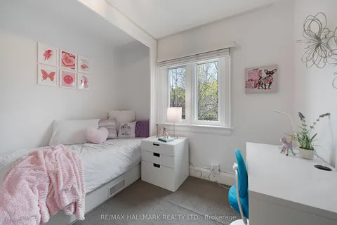 176 Melrose Avenue, ON M5M 1Z1