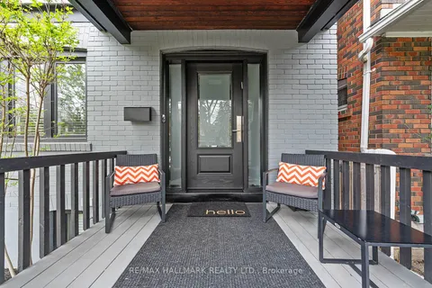 176 Melrose Avenue, ON M5M 1Z1