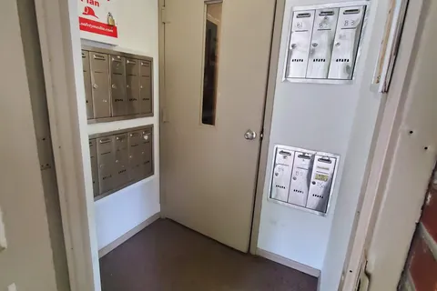 50-52 Dundonald Street, ON M4Y 1K2