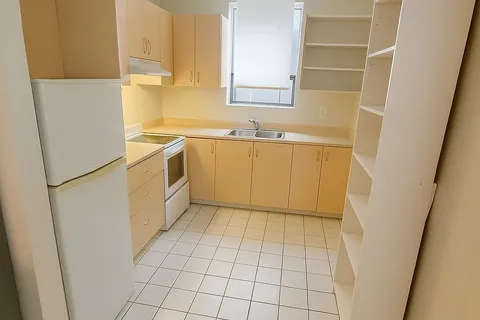 50-52 Dundonald Street, ON M4Y 1K2