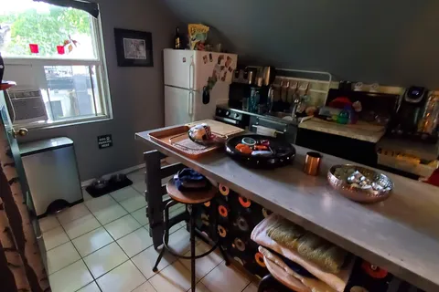 52 Dundonald Street, ON M4Y 1K2