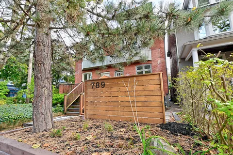 789 Markham Street, ON M6G 2M4